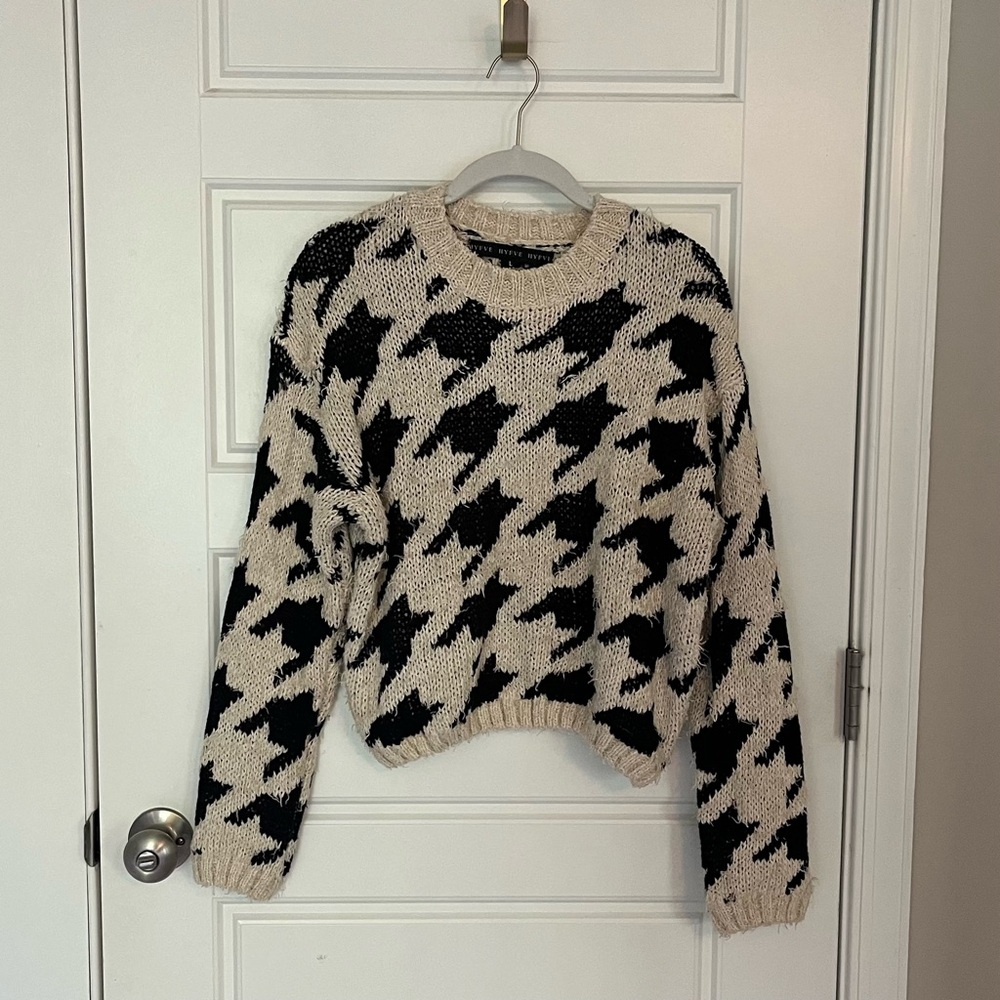 SALE Black and Cream Sweater | L
